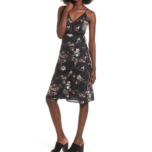 ASTR The Label | Satin Wrap Dress in Black Floral | Size Large - Picture 2 of 12